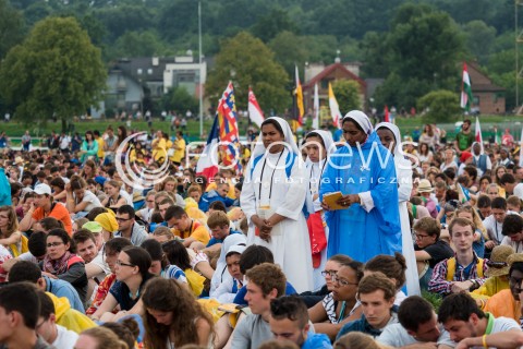  26.07.2016 KRAKOW<br /> UROCZYSTA MSZA INAUGURUJACA SWIATOWE DNI MLODZIEZY W POLSCE<br /> N/Z UCZESTNICY<br />  