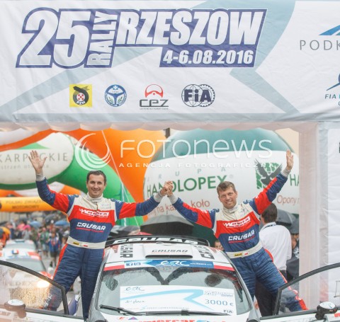  06.08.2016 RZESZOW<br />25. RAJD RZESZOWSKI<br />META I DEKORACJA ZAWODNIKOW<br />N/Z III MIEJSCE - GRZEGORZ GRZYB ROBERT HUNDLA<br /> 