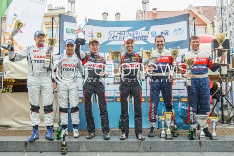  06.08.2016 RZESZOW<br />25. RAJD RZESZOWSKI<br />META I DEKORACJA ZAWODNIKOW<br />N/Z XAVIER PANSERI BRYAN BOUFFIER JAROSLAW BARAN KAJETAN KAJETANOWICZ ROBERT HUNDLA GRZEGORZ GRZYB<br /> 