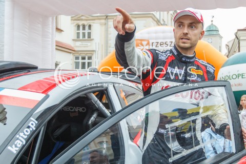  06.08.2016 RZESZOW<br />25. RAJD RZESZOWSKI<br />META I DEKORACJA ZAWODNIKOW<br />N/Z KAJETAN KAJETANOWICZ<br /> 