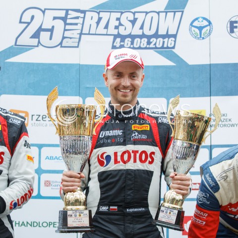  06.08.2016 RZESZOW<br />25. RAJD RZESZOWSKI<br />META I DEKORACJA ZAWODNIKOW<br />N/Z KAJETAN KAJETANOWICZ - ZWYCIEZCA<br /> 