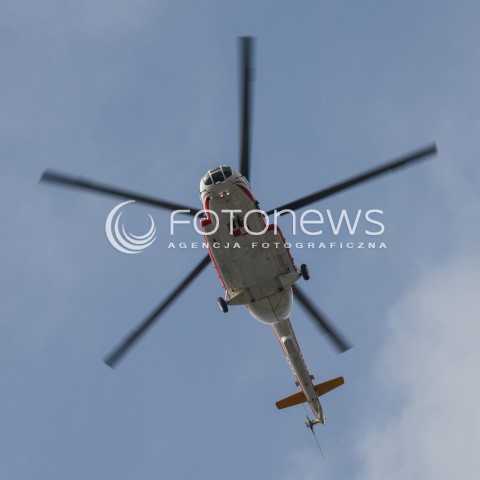  13.08.2016 WARSZAWA<br />PROBNY PRZELOT SAMOLOTOW PRZED SWIETEM WOJSKA POLSKIEGO<br />UROCZYSTOSCI PANSTWOWE<br />N/Z RZADOWY SMIGLOWIEC HELIKOPTER MIL MI-8 <br /> 