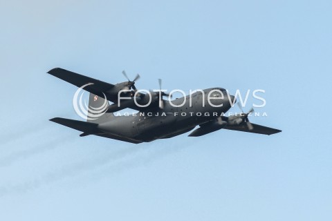  13.08.2016 WARSZAWA<br />PROBNY PRZELOT SAMOLOTOW PRZED SWIETEM WOJSKA POLSKIEGO<br />UROCZYSTOSCI PANSTWOWE<br />N/Z SAMOLOT TRANSPORTOWY LOCKHEED C-130 HERCULES SILY POWIETRZNE RP<br /> 
