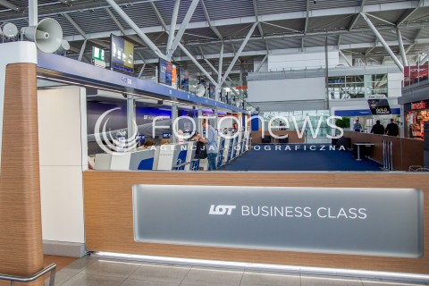  28.07.2016 WARSZAWA OKECIE<br />
LOTNISKO IM. FRYDERYKA CHOPINA<br />
N/Z HALA ODPRAW CHECK-IN<br />
 