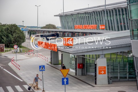  28.07.2016 WARSZAWA OKECIE<br />
LOTNISKO IM. FRYDERYKA CHOPINA<br />
N/Z TERMINAL AUTOKAROWY <br />
 