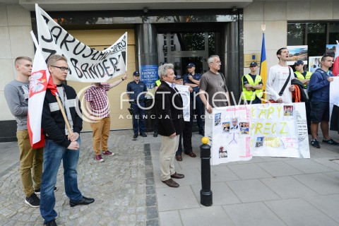 Pikieta pod Ambasadą Ukrainy w Warszawie