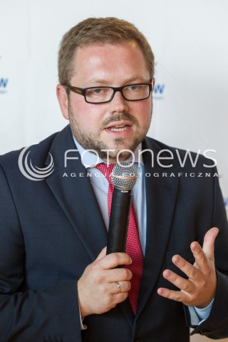  02.09.2016 LOTNISKO RZESZOW JASIONKA <br />INAUGURACYJNY LOT Z RZESZOWA DO BERLINA LINII LOTNICZYCH RYANAIR<br />N/Z MICHAL TABISZ - PREZES PORT LOTNICZY RZESZOW JASIONKA<br /> 