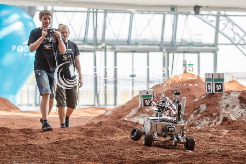  12.09.2016 JASIONKA K. RZESZOWA <br />EUROPEJSKI KONGRES ROBOTYCZNY I EUROPEJSKIE ZAWODY LAZIKOW MARSJANSKICH W CENTRUM WYSTAWIENNICZO KONGRESOWYM W JASIONCE KOLO RZESZOWA<br />EUROPEAN ROVER CHALLENGE ERC 2016<br />N/Z LAZIK CLEVER KAMELEON - POLITECHNIKA OPOLSKA<br /> 