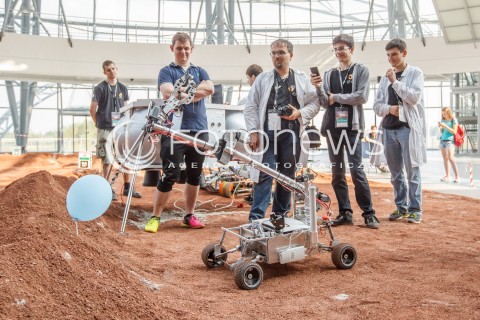 12.09.2016 JASIONKA K. RZESZOWA <br />EUROPEJSKI KONGRES ROBOTYCZNY I EUROPEJSKIE ZAWODY LAZIKOW MARSJANSKICH W CENTRUM WYSTAWIENNICZO KONGRESOWYM W JASIONCE KOLO RZESZOWA<br />EUROPEAN ROVER CHALLENGE ERC 2016<br />N/Z LAZIK MASJANSKI ORION - POLITECHNIKA LUBELSKA<br /> 