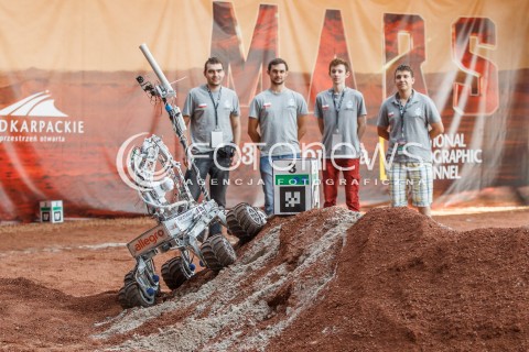  12.09.2016 JASIONKA K. RZESZOWA <br />EUROPEJSKI KONGRES ROBOTYCZNY I EUROPEJSKIE ZAWODY LAZIKOW MARSJANSKICH W CENTRUM WYSTAWIENNICZO KONGRESOWYM W JASIONCE KOLO RZESZOWA<br />EUROPEAN ROVER CHALLENGE ERC 2016<br />N/Z LAZIK MASJANSKI INFINITY - POLITECHNIKA CZESTOCHOWSKA<br /> 