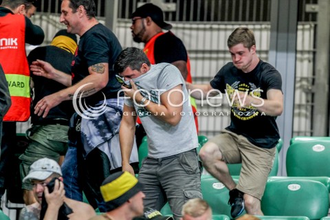  14.09.2016 WARSZAWA PILKA NOZNA <br />FOOTBALL LIGA MISTRZOW UEFA STADION LEGII<br />MECZ LEGIA WARSZAWA - BORUSSIA DORTMUND<br />N/Z GAZ PUSZCZONY PRZEZ POLICJE NA TRYBUNY KIBICOW BORUSSI<br /> 