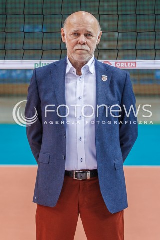  20.09.2016 RZESZOW <br />SESJA ZDJECIOWA SIATKARZY ASSECO RESOVIA<br />SEZON 2016/2017<br />N/Z WOJCIECH GROSZEK - KIEROWNIK DRUZYNY<br /> 