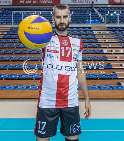  20.09.2016 RZESZOW <br />SESJA ZDJECIOWA SIATKARZY ASSECO RESOVIA<br />SEZON 2016/2017<br />N/Z MARCIN MOZDZONEK <br /> 