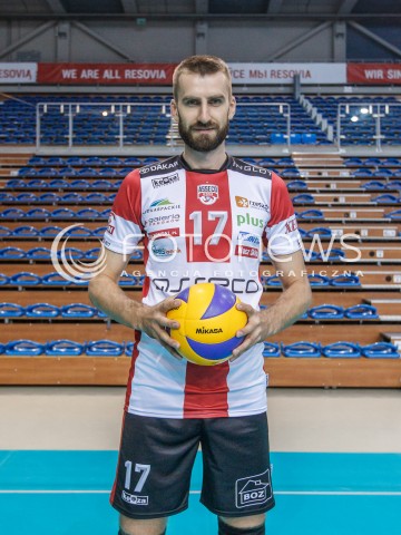  20.09.2016 RZESZOW <br />SESJA ZDJECIOWA SIATKARZY ASSECO RESOVIA<br />SEZON 2016/2017<br />N/Z MARCIN MOZDZONEK <br /> 