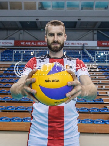  20.09.2016 RZESZOW <br />SESJA ZDJECIOWA SIATKARZY ASSECO RESOVIA<br />SEZON 2016/2017<br />N/Z MARCIN MOZDZONEK <br /> 