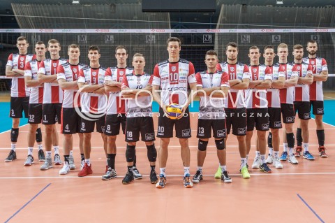  20.09.2016 RZESZOW <br />SESJA ZDJECIOWA SIATKARZY ASSECO RESOVIA<br />SEZON 2016/2017<br />N/Z OD LEWEJ: BARTLOMIEJ LEMANSKI GAVIN SCHMITT PIOTR NOWAKOWSKI JOHN GORDON PERRIN THIBAULT ROSSARD MARKO IVOVIC DAMIAN WOJTASZEK JOCHEN SCHOPS MATEUSZ MASLOWSKI FABIAN DRZYZGA LUKAS TICHACEK FREDERIC WINTERS DOMINIK DEPOWSKI DAWID DRYJA MARCIN MOZDZONEK <br /> 