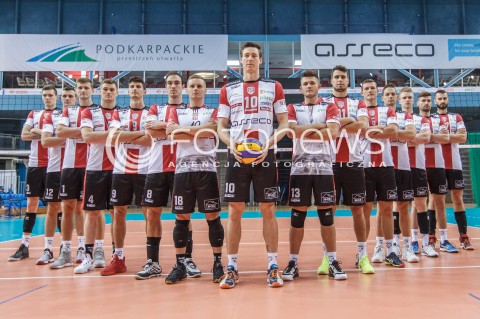  20.09.2016 RZESZOW <br />SESJA ZDJECIOWA SIATKARZY ASSECO RESOVIA<br />SEZON 2016/2017<br />N/Z OD LEWEJ: BARTLOMIEJ LEMANSKI GAVIN SCHMITT PIOTR NOWAKOWSKI JOHN GORDON PERRIN THIBAULT ROSSARD MARKO IVOVIC DAMIAN WOJTASZEK JOCHEN SCHOPS MATEUSZ MASLOWSKI FABIAN DRZYZGA LUKAS TICHACEK FREDERIC WINTERS DOMINIK DEPOWSKI DAWID DRYJA MARCIN MOZDZONEK <br /> 