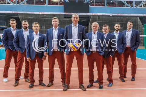  20.09.2016 RZESZOW <br />SESJA ZDJECIOWA SIATKARZY ASSECO RESOVIA<br />SEZON 2016/2017<br />N/Z SZTAB OD LEWEJ: MATEUSZ PRZYSTAS MACIEJ PAJAK JACEK RUSIN MARCIN OGONOWSKI ANDRZEJ KOWAL WOJCIECH GROSZEK SERGIUSZ RUSZEL LUKASZ FILIPECKI PIOTR KARLIK  <br /> 