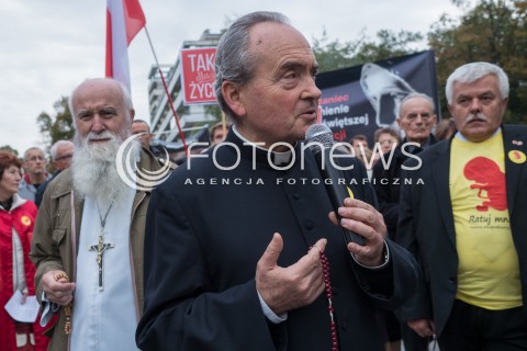  22.09.2016 WARSZAWA <br />MANIFESTACJE POD SEJMEM PODCZAS CZYTANIA NOWELIZACJI USTAWY O ABORCJI<br /> PROTEST TAK DLA ZYCIA ZWOLENNIKOW ZAOSTRZANIA PRAWA ABORCYJNEGO<br />N/Z UCZESTNICY<br /> 