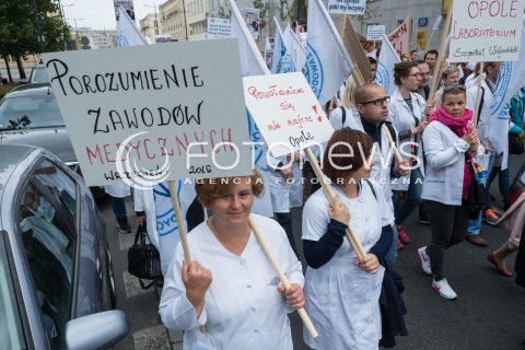  24.09.2016 WARSZAWA<br /> MANIFESTACJA SRODOWISK SLUZBY ZDROWIA <br /> N/Z UCZESTNICY <br />  