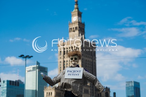  24.09.2016 WARSZAWA<br /> MANIFESTACJA SRODOWISK SLUZBY ZDROWIA <br /> N/Z TRANSPARENT<br />  