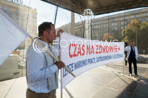  24.09.2016 WARSZAWA<br /> MANIFESTACJA SRODOWISK SLUZBY ZDROWIA <br /> N/Z UCZESTNICY <br />  