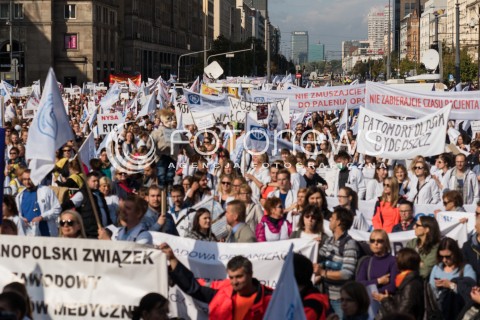  24.09.2016 WARSZAWA<br /> MANIFESTACJA SRODOWISK SLUZBY ZDROWIA <br /> N/Z UCZESTNICY <br />  