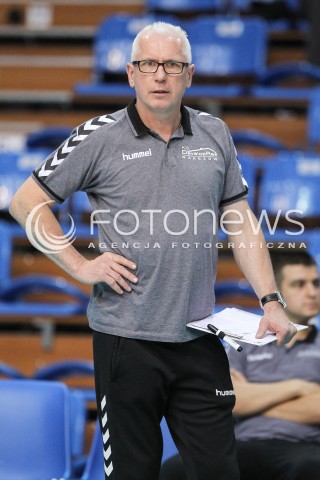  01.10.2016 RZESZOW <br />SIATKOWKA SEZON 2016/2017 WOMEN VOLLEYBALL <br />IV TURNIEJ O PUCHAR FIRMY DEVELOPRES<br />MECZ DEVELOPRES RZESZOW - MUSZYNIANKA ENEA MUSZYNA<br />N/Z JACEK SKROK - I TRENER ( HEAD COACH ) SYLWETKA <br /> 