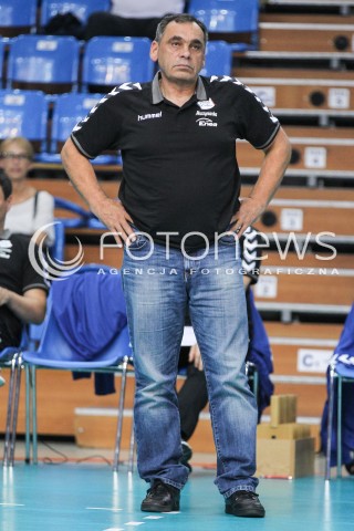  01.10.2016 RZESZOW <br />SIATKOWKA SEZON 2016/2017 WOMEN VOLLEYBALL <br />IV TURNIEJ O PUCHAR FIRMY DEVELOPRES<br />MECZ DEVELOPRES RZESZOW - MUSZYNIANKA ENEA MUSZYNA<br />N/Z BOGDAN SERWINSKI - I TRENER ( HEAD COACH ) SYLWETKA <br /> 