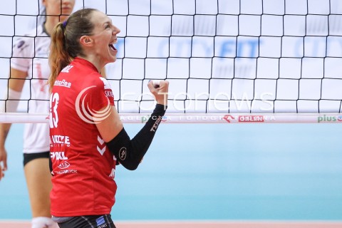  01.10.2016 RZESZOW <br />SIATKOWKA SEZON 2016/2017 WOMEN VOLLEYBALL <br />IV TURNIEJ O PUCHAR FIRMY DEVELOPRES<br />MECZ DEVELOPRES RZESZOW - MUSZYNIANKA ENEA MUSZYNA<br />N/Z KATARZYNA MROZ SYLWETKA RADOSC EMOCJE <br /> 
