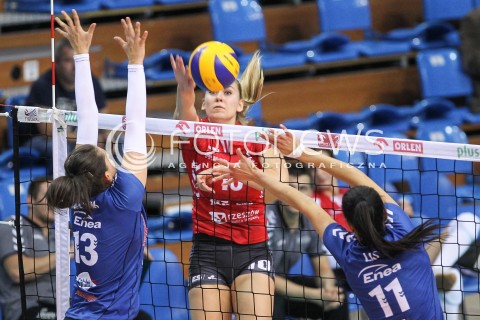  01.10.2016 RZESZOW <br />SIATKOWKA SEZON 2016/2017 WOMEN VOLLEYBALL <br />IV TURNIEJ O PUCHAR FIRMY DEVELOPRES<br />MECZ DEVELOPRES RZESZOW - MUSZYNIANKA ENEA MUSZYNA<br />N/Z ADELA HELIC <br /> 
