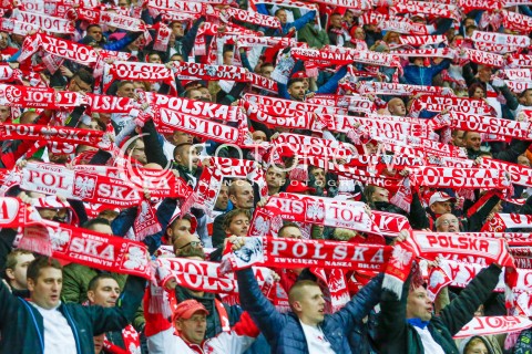  08.10.2016 WARSZAWA PILKA NOZNA <br />FOOTBALL POLISH ELIMINACJE MS 2018<br />MECZ POLSKA - DANIA NA STADIONIE NARODOWYM<br />N/Z KIBICE DOPING EMOCJE TRYBUNY SZALIKI FLAGI<br /> 