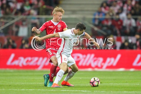  08.10.2016 WARSZAWA PILKA NOZNA <br />FOOTBALL POLISH ELIMINACJE MS 2018<br />MECZ POLSKA - DANIA NA STADIONIE NARODOWYM<br />N/Z ROBERT LEWANDOWSKI  SIMON KJAER <br /> 
