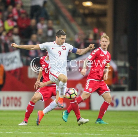  08.10.2016 WARSZAWA PILKA NOZNA <br />FOOTBALL POLISH ELIMINACJE MS 2018<br />MECZ POLSKA - DANIA NA STADIONIE NARODOWYM<br />N/Z ROBERT LEWANDOWSKI  ANDREAS CHRISTENSEN <br /> 