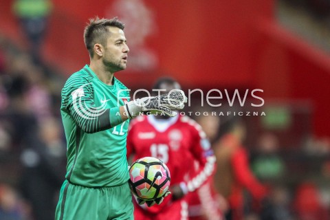  08.10.2016 WARSZAWA PILKA NOZNA <br />FOOTBALL POLISH ELIMINACJE MS 2018<br />MECZ POLSKA - DANIA NA STADIONIE NARODOWYM<br />N/Z LUKASZ FABIANSKI SYLWETKA<br /> 