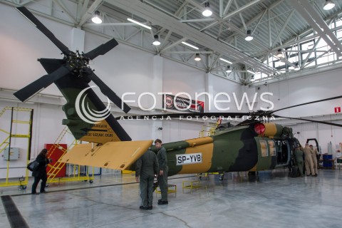  10.10.2016 MIELEC <br />WIZYTA PREMIER BEATY SZYDLO W POLSKICH ZAKLADACH LOTNICZYCH PZL MIELEC <br />WIZYTA MA ZWIAZEK Z PLANEM ZAKUPU SMIGLOWCOW SIKORSKI BLACKHAWK DLA POLSKIEJ ARMII<br />ZDJECIE ILUSTRACYJNE<br />LINIA PRODUKCYJNA SMIGLOWCOW BLACKHAWK S-70I<br />N/Z SMIGLOWIEC HELIKOPTER SIKORSKY BLACKHAWK<br /> 