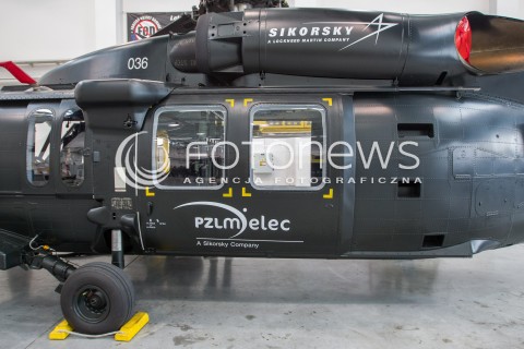  10.10.2016 MIELEC <br />WIZYTA PREMIER BEATY SZYDLO W POLSKICH ZAKLADACH LOTNICZYCH PZL MIELEC <br />WIZYTA MA ZWIAZEK Z PLANEM ZAKUPU SMIGLOWCOW SIKORSKI BLACKHAWK DLA POLSKIEJ ARMII<br />ZDJECIE ILUSTRACYJNE<br />LINIA PRODUKCYJNA SMIGLOWCOW BLACKHAWK S-70I<br />N/Z SMIGLOWIEC HELIKOPTER SIKORSKY BLACKHAWK<br /> 