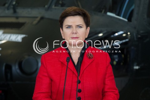 10.10.2016 MIELEC <br />WIZYTA PREMIER BEATY SZYDLO W POLSKICH ZAKLADACH LOTNICZYCH PZL MIELEC <br />WIZYTA MA ZWIAZEK Z PLANEM ZAKUPU SMIGLOWCOW SIKORSKI BLACKHAWK DLA POLSKIEJ ARMII<br />N/Z PREMIER BEATA SZYDLO <br /> 