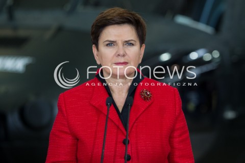  10.10.2016 MIELEC <br />WIZYTA PREMIER BEATY SZYDLO W POLSKICH ZAKLADACH LOTNICZYCH PZL MIELEC <br />WIZYTA MA ZWIAZEK Z PLANEM ZAKUPU SMIGLOWCOW SIKORSKI BLACKHAWK DLA POLSKIEJ ARMII<br />N/Z PREMIER BEATA SZYDLO <br /> 