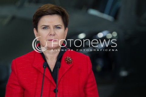  10.10.2016 MIELEC <br />WIZYTA PREMIER BEATY SZYDLO W POLSKICH ZAKLADACH LOTNICZYCH PZL MIELEC <br />WIZYTA MA ZWIAZEK Z PLANEM ZAKUPU SMIGLOWCOW SIKORSKI BLACKHAWK DLA POLSKIEJ ARMII<br />N/Z PREMIER BEATA SZYDLO <br /> 