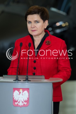  10.10.2016 MIELEC <br />WIZYTA PREMIER BEATY SZYDLO W POLSKICH ZAKLADACH LOTNICZYCH PZL MIELEC <br />WIZYTA MA ZWIAZEK Z PLANEM ZAKUPU SMIGLOWCOW SIKORSKI BLACKHAWK DLA POLSKIEJ ARMII<br />N/Z PREMIER BEATA SZYDLO <br /> 