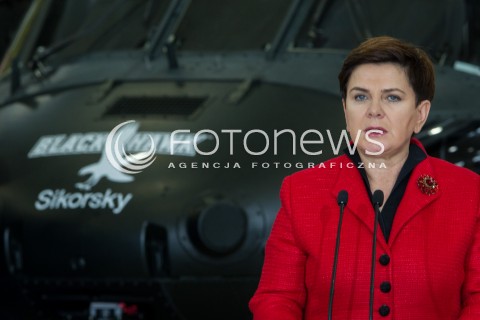  10.10.2016 MIELEC <br />WIZYTA PREMIER BEATY SZYDLO W POLSKICH ZAKLADACH LOTNICZYCH PZL MIELEC <br />WIZYTA MA ZWIAZEK Z PLANEM ZAKUPU SMIGLOWCOW SIKORSKI BLACKHAWK DLA POLSKIEJ ARMII<br />N/Z PREMIER BEATA SZYDLO - W TLE SMIGLOWIEC BLACKHAWK<br /> 