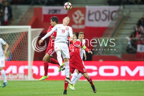  11.10.2016 WARSZAWA PILKA NOZNA <br />FOOTBALL POLISH ELIMINACJE MS 2018<br />MECZ POLSKA - ARMENIA NA STADIONIE NARODOWYM<br />N/Z PIOTR ZIELINSKI VAHAGN MINASYAN <br /> 