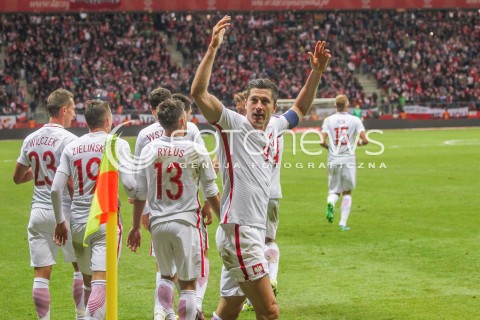  11.10.2016 WARSZAWA PILKA NOZNA <br />FOOTBALL POLISH ELIMINACJE MS 2018<br />MECZ POLSKA - ARMENIA NA STADIONIE NARODOWYM<br />N/Z RADOSC BRAMKA GOL NA 2:1 ROBERT LEWANDOWSKI  <br /> 