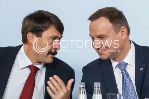  15.10.2016 RZESZOW <br />SPOTKANIE PREZYDENTOW PANSTW GRUPY WYSZEHRADZKIEJ W RZESZOWIE<br />N/Z JANOS ADER - PREZYDENT WEGIER (L) I ANDRZEJ DUDA - PREZYDENT POLSKI (P)<br /> 