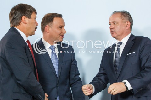  15.10.2016 RZESZOW <br />SPOTKANIE PREZYDENTOW PANSTW GRUPY WYSZEHRADZKIEJ W RZESZOWIE<br />N/Z ANDREJ KISKA - PREZYDENT SLOWACJI (P), ANDRZEJ DUDA - PREZYDENT POLSKI (C), JANOS ADER - PREZYDENT WEGIER (L)<br /> 