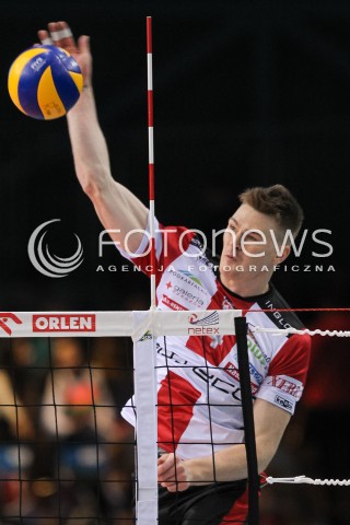  21.10.2016 RZESZOW<br />SIATKOWKA PLUSLIGA 2016/2017 MEN VOLLEYBALL POLAND POLISH PLUS LIGA LEAGUE SEASON 2016/2017<br />MECZ ASSECO RESOVIA RZESZOW - LOTOS TREFL GDANSK <br />N/Z JOHN GORDON PERRIN SYLWETKA ATAK<br /> 