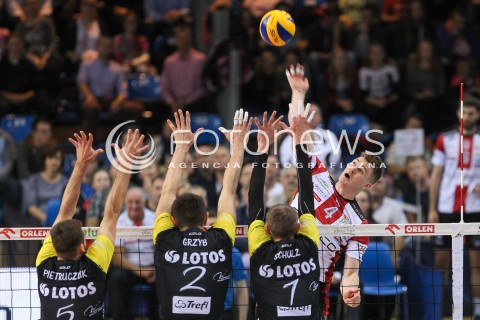 21.10.2016 RZESZOW<br />SIATKOWKA PLUSLIGA 2016/2017 MEN VOLLEYBALL POLAND POLISH PLUS LIGA LEAGUE SEASON 2016/2017<br />MECZ ASSECO RESOVIA RZESZOW - LOTOS TREFL GDANSK <br />N/Z JOHN GORDON PERRIN <br /> 