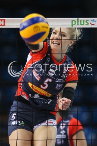  23.10.2016 RZESZOW<br />SIATKOWKA ORLEN LIGA 2016/2017 WOMEN VOLLEYBALL POLAND POLISH ORLENLIGA LEAGUE SEASON 2016/2017<br />MECZ DEVELOPRES SKYRES RZESZOW - BUDOWLANI LODZ <br />N/Z MONIKA KUTYLA SYLWETKA ATAK<br /> 