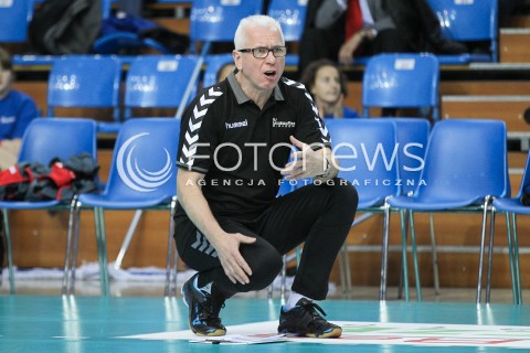  23.10.2016 RZESZOW<br />SIATKOWKA ORLEN LIGA 2016/2017 WOMEN VOLLEYBALL POLAND POLISH ORLENLIGA LEAGUE SEASON 2016/2017<br />MECZ DEVELOPRES SKYRES RZESZOW - BUDOWLANI LODZ <br />N/Z JACEK SKROK - I TRENER ( HEAD COACH ) ZLOSC EMOCJE SYLWETKA<br /> 